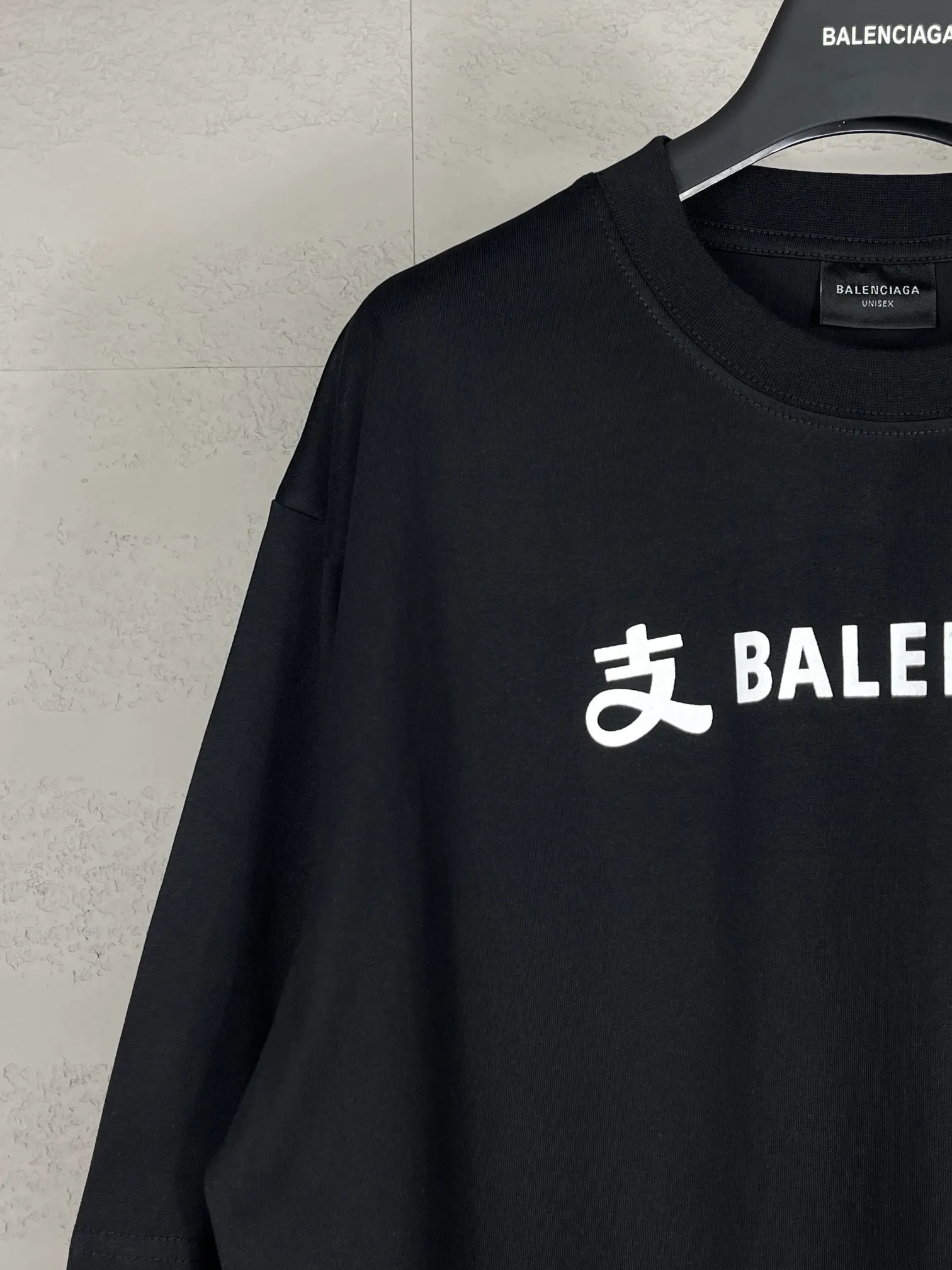 【 . Quality】BALENCI*GA/ #2024New Arrival. X T 。SS 24 ZP 、 260 ， . ， 。 。Classic LOGO 。 ， 。 , OS . Same Style ：BL 223371 ：Black Size：XS S M L